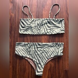Acacia Savannah Rhodes Top(M) and Duke Bottoms (S)